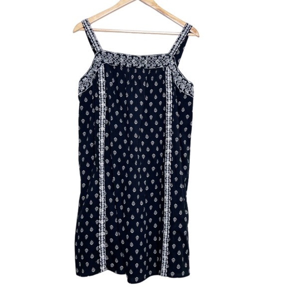 New with Tag Women Old Navy Embroidered Leaf Pattern Spaghetti Strap Mini Dress - Picture 3 of 16